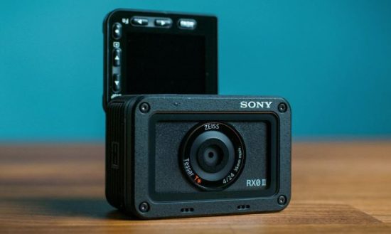 16 Rekomendasi Kamera Sony Terbaik, Cocok untuk Pemula!