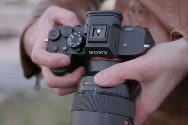 Kamera Sony Full Frame Terbaik dan Terbaru